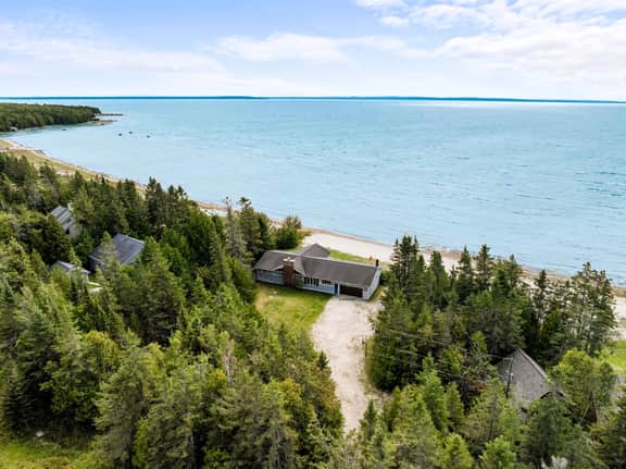 Lake Michigan Beachfront Home~Near Mackinac Ferry