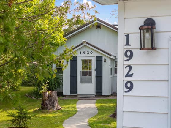 Lake Huron Beachfront Home~Mackinac Island Views!