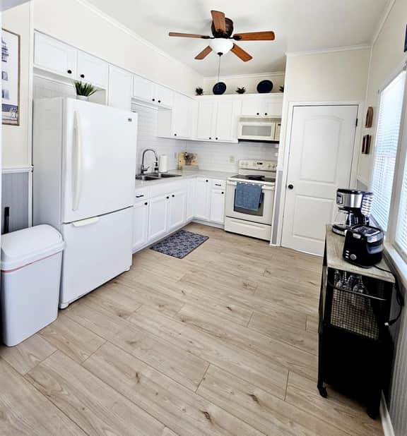 Port Clinton Home~Lake & Park Views~Beach Access!