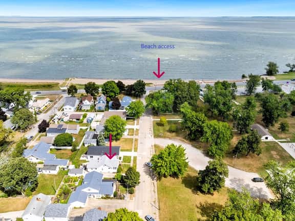 Port Clinton Home~Lake & Park Views~Beach Access!
