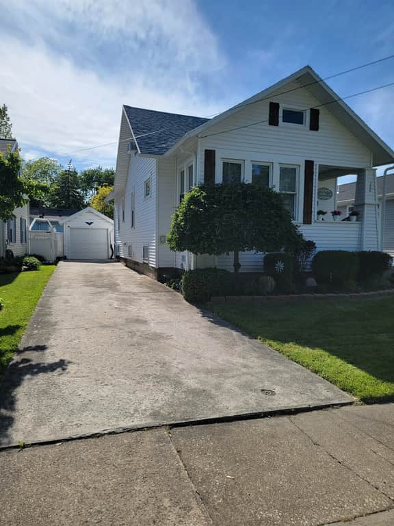 Port Clinton Home~Lake & Park Views~Beach Access!