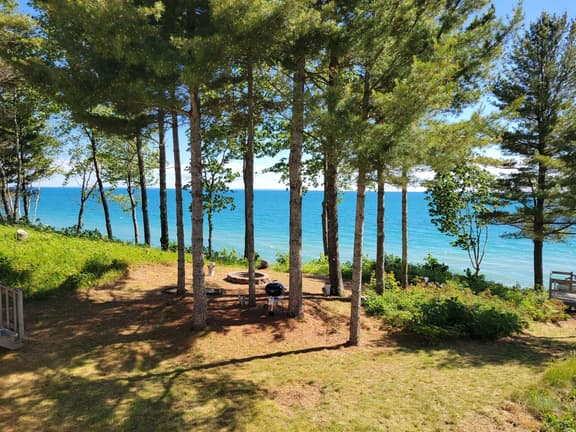 The Bluff Beach Hutch