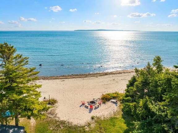 The Huron Beach Hutch - Image 1